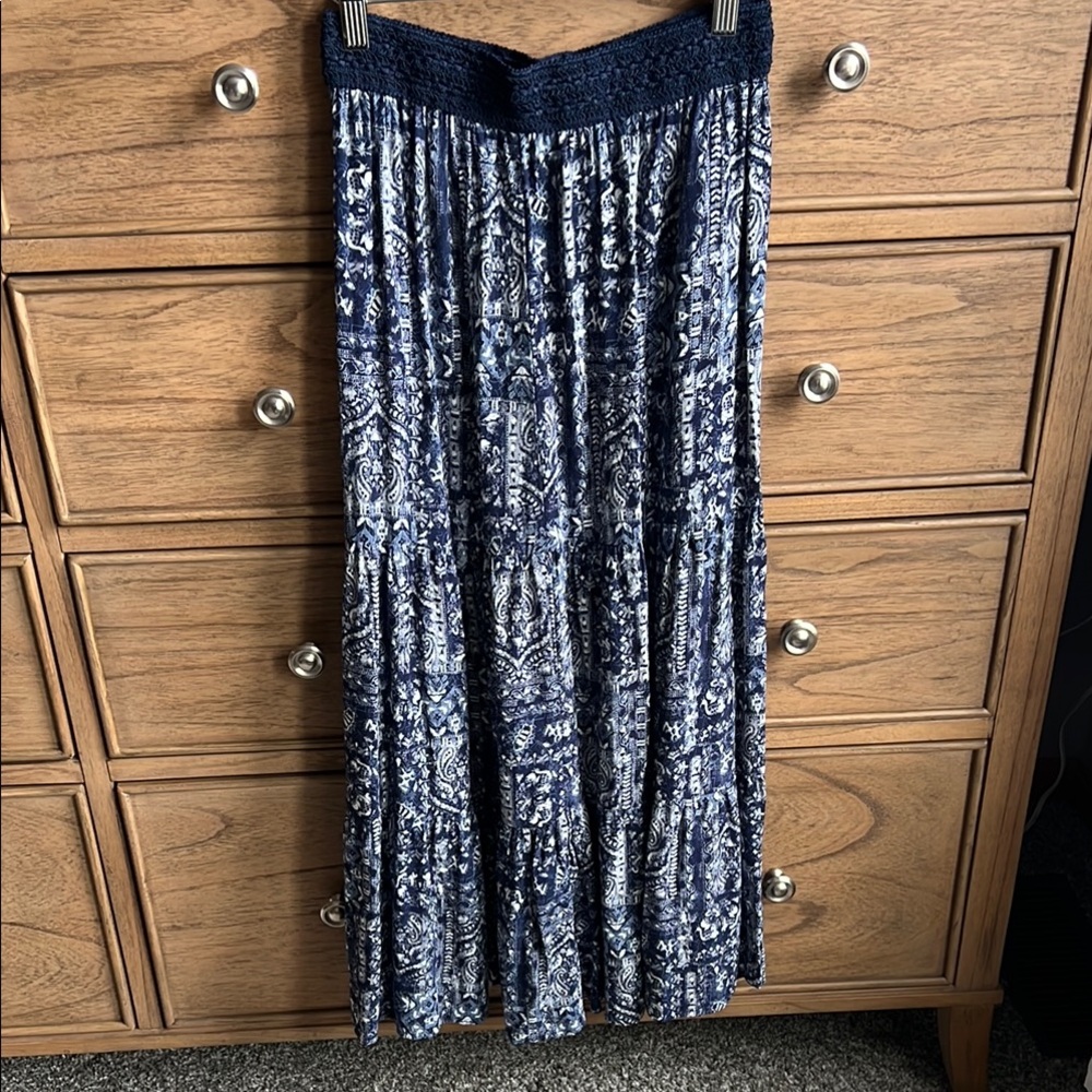 Elegant Blue Patterned Skirt